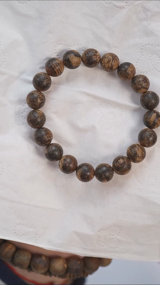 沉香手串a****放正区达拉干 10mm11克+