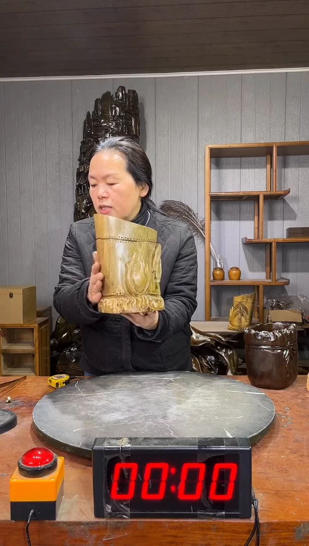 金丝楠紧***高新料笔筒