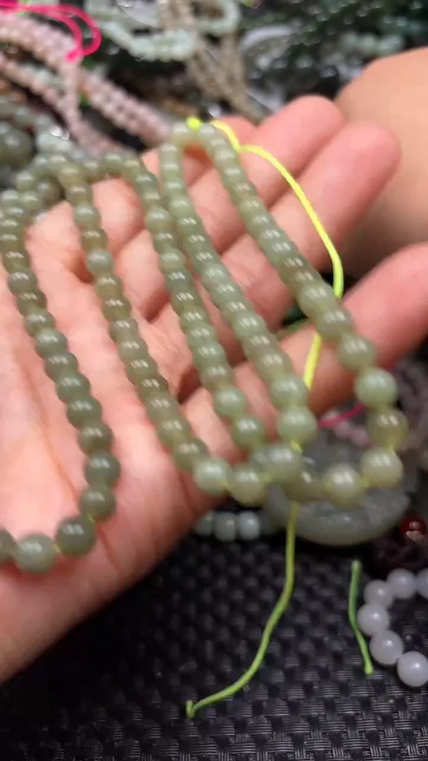 和田玉未镶嵌颈饰1