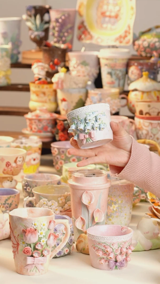 摆件陶景德镇釉下彩手绘设计师款陶瓷