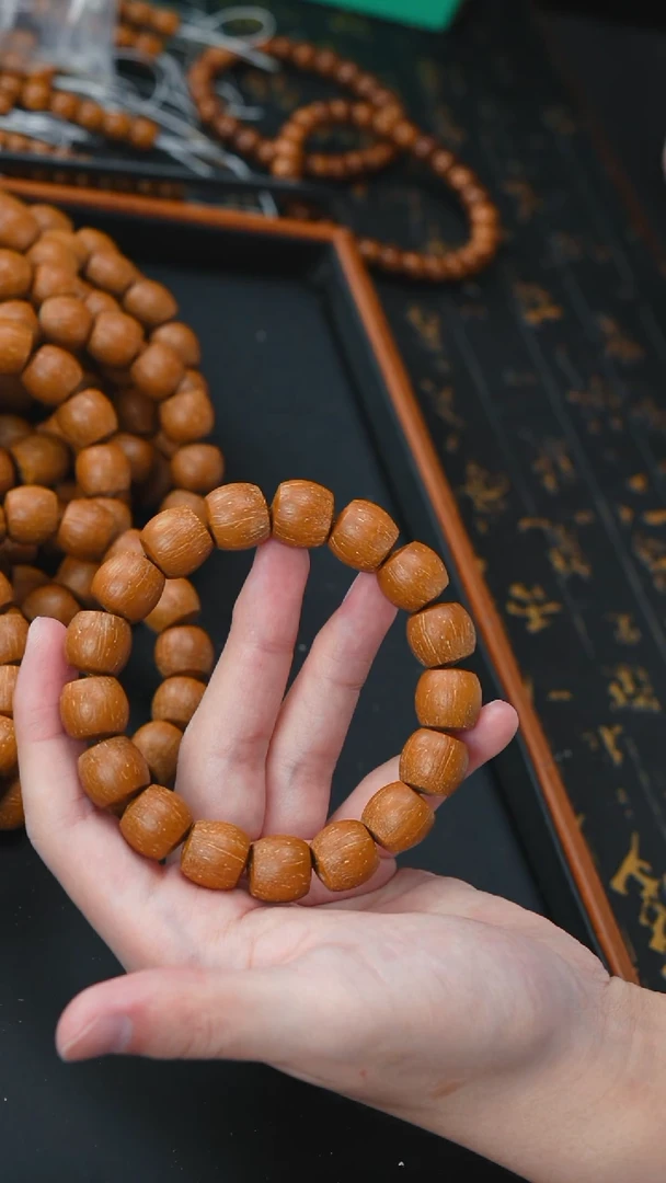 手串紫金鼠油核原皮直切14+        10754