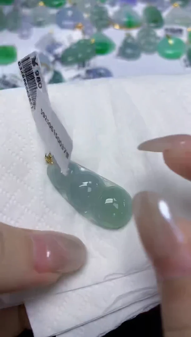翡翠18K金镶嵌颈饰天然缅甸翡翠A货