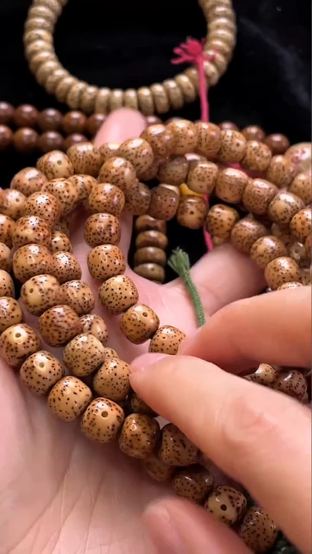 吊坠星月菩提精工级粉皮陈籽桶珠9*8长串（B）