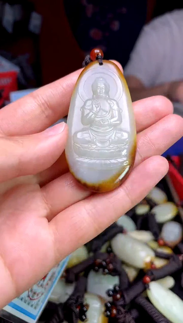 和田玉未镶嵌颈饰1