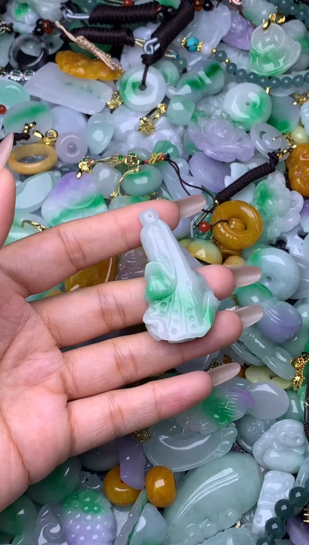 翡翠未镶嵌颈饰天然缅甸翡翠吊坠