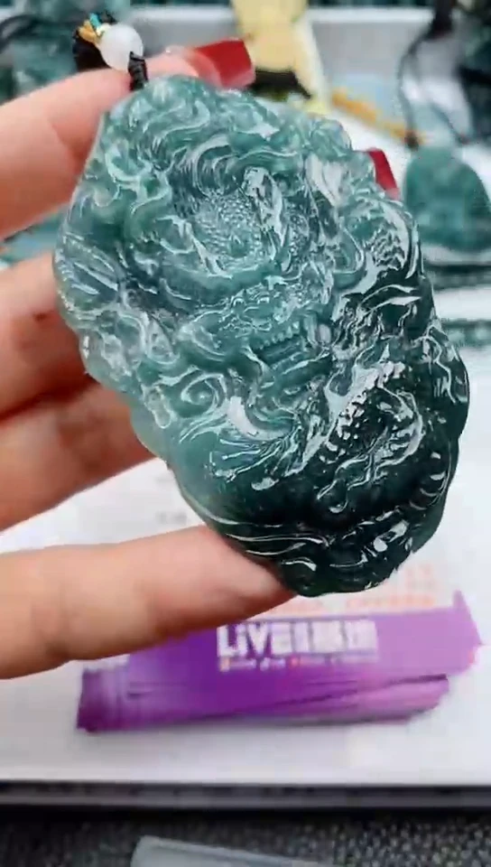 【闪购商品】翡翠颈饰未镶嵌