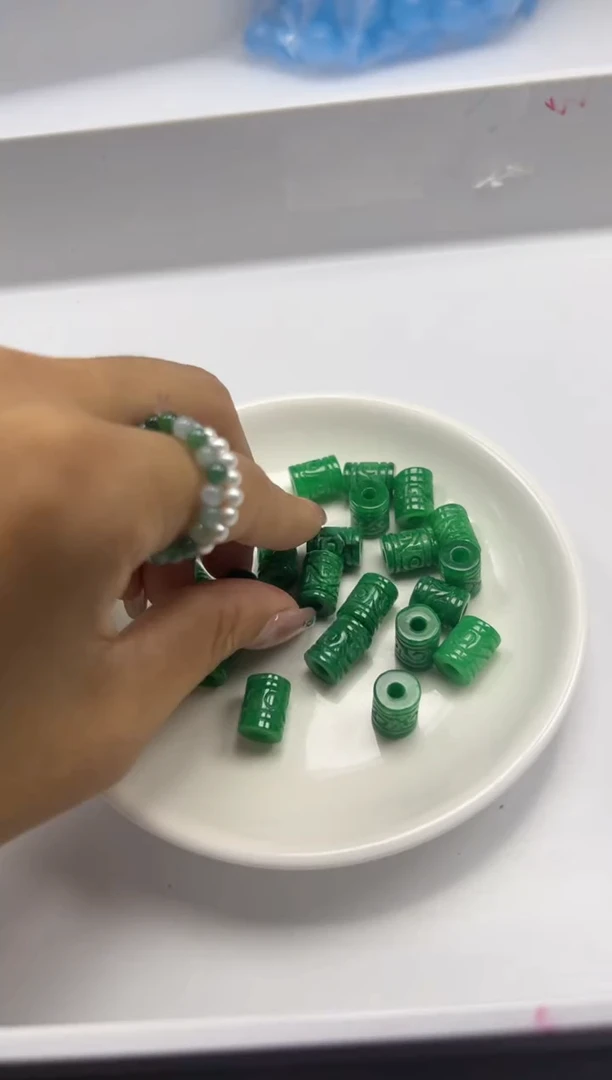 翡翠未镶嵌颈饰w1831翡翠辣绿回纹路路通11*9mm*1个