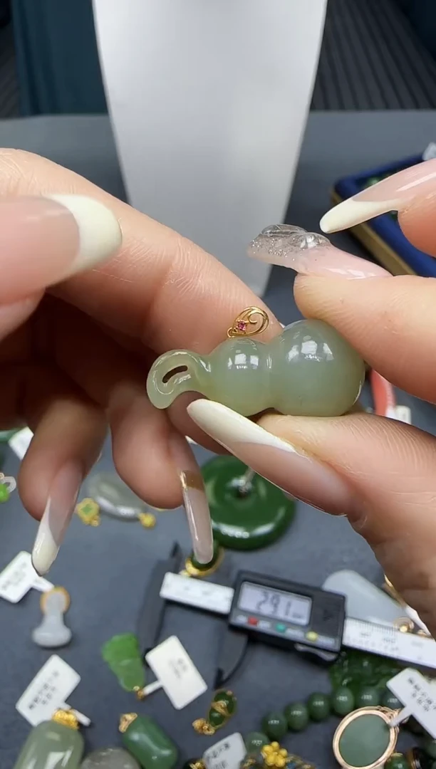 【闪购商品】和田玉挂件18K金镶嵌不含链