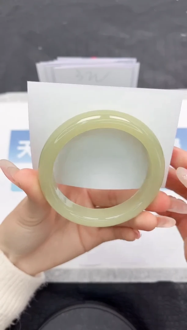 【闪购商品】石英质玉手镯未镶嵌Y195-60