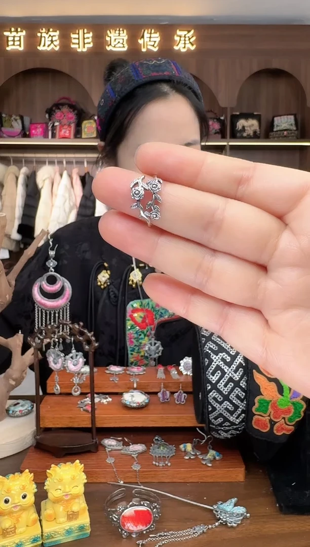 【闪购商品】织绣扶光苗绣传承7