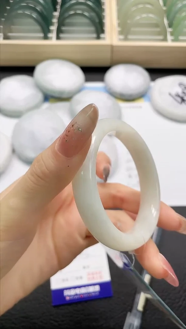 和田玉手镯未镶嵌77-54