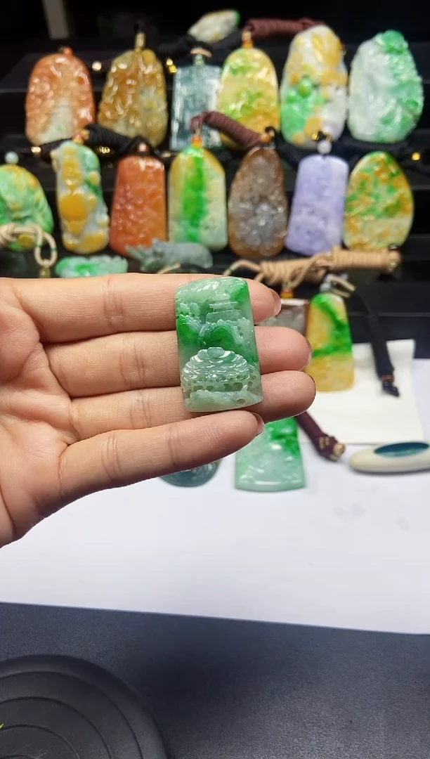 翡翠未镶嵌颈饰翡翠A货