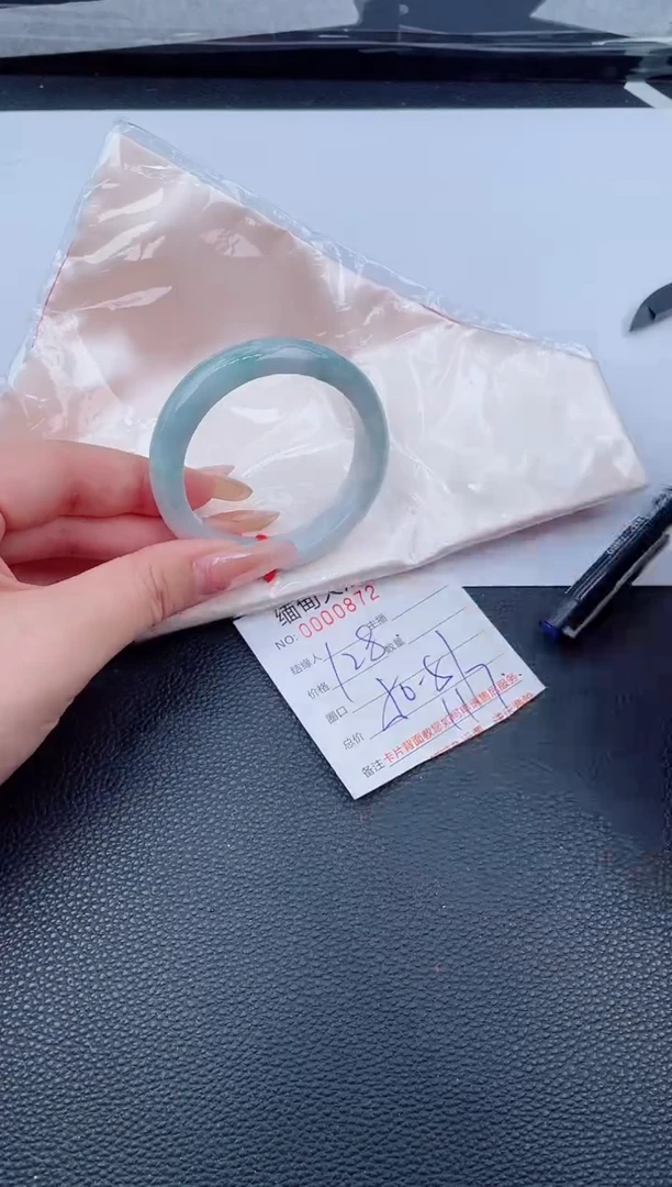 未镶嵌手镯翡翠天然翡翠手镯