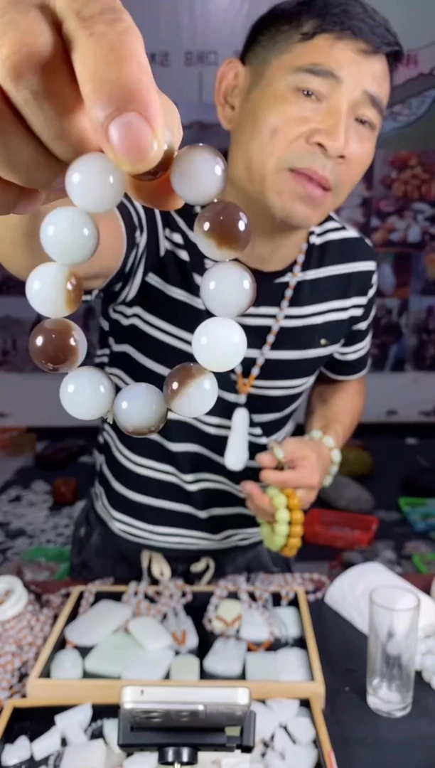 天然玉石未镶嵌颈饰