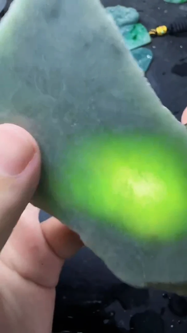 未镶嵌挂件翡翠086