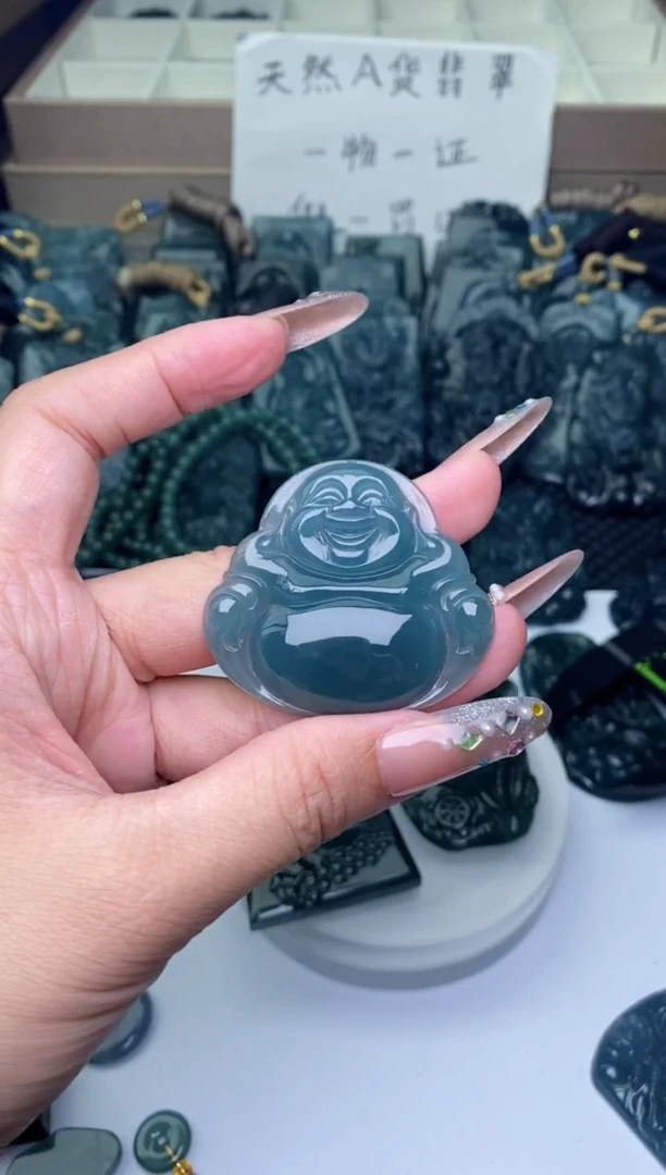 颈饰未镶嵌翡翠