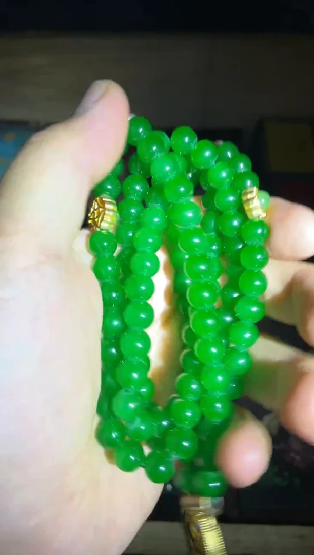 和田玉未镶嵌颈饰菠菜绿108颗项链1件