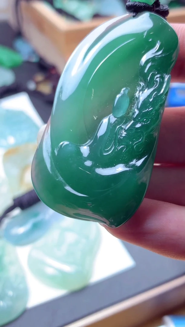 颈饰未镶嵌翡翠天然A货翡翠