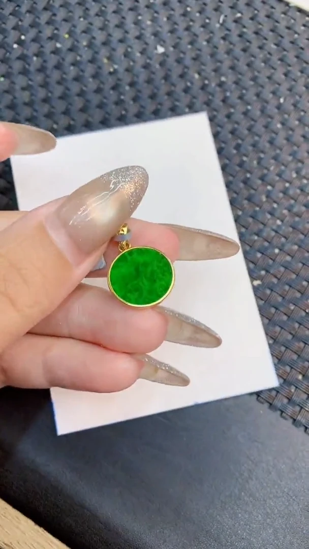 颈饰未镶嵌翡翠1