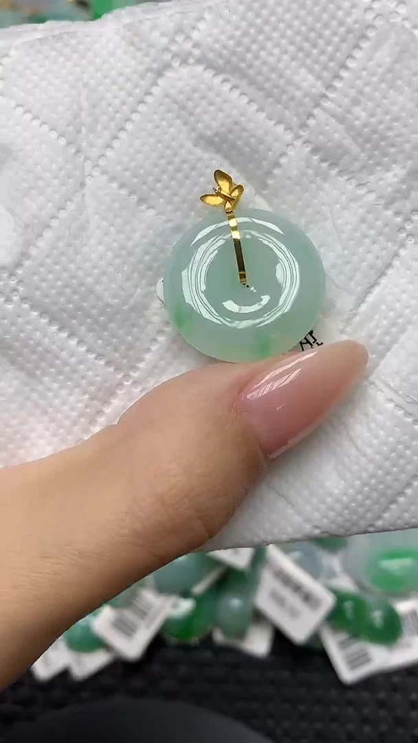 颈饰18K金镶嵌翡翠11111111111