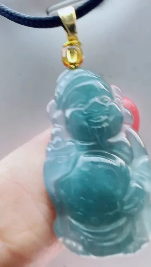 翡翠未镶嵌颈饰多样性发货其中一件