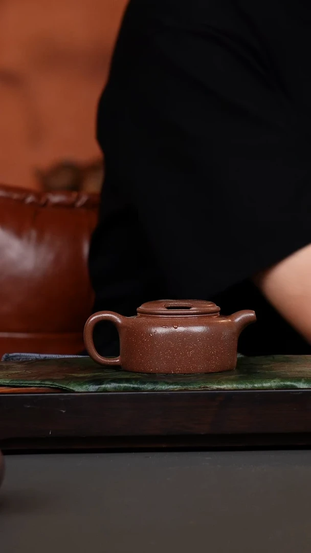 茶壶紫砂紫砂壶牛盖莲子