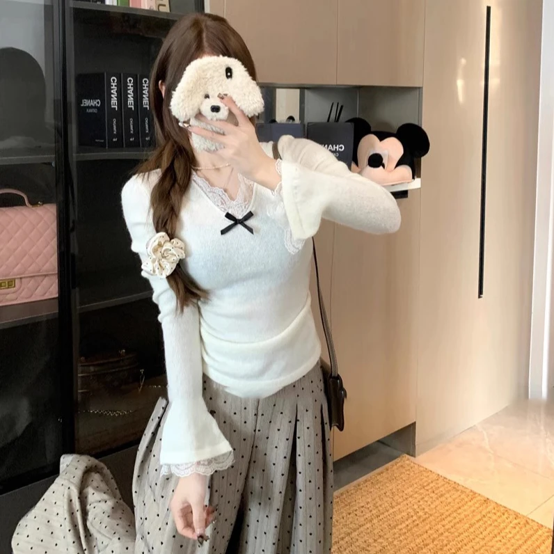 韩系小香风蕾丝长袖打底衫女上衣v领洋气修身春装小众秋季显瘦ins