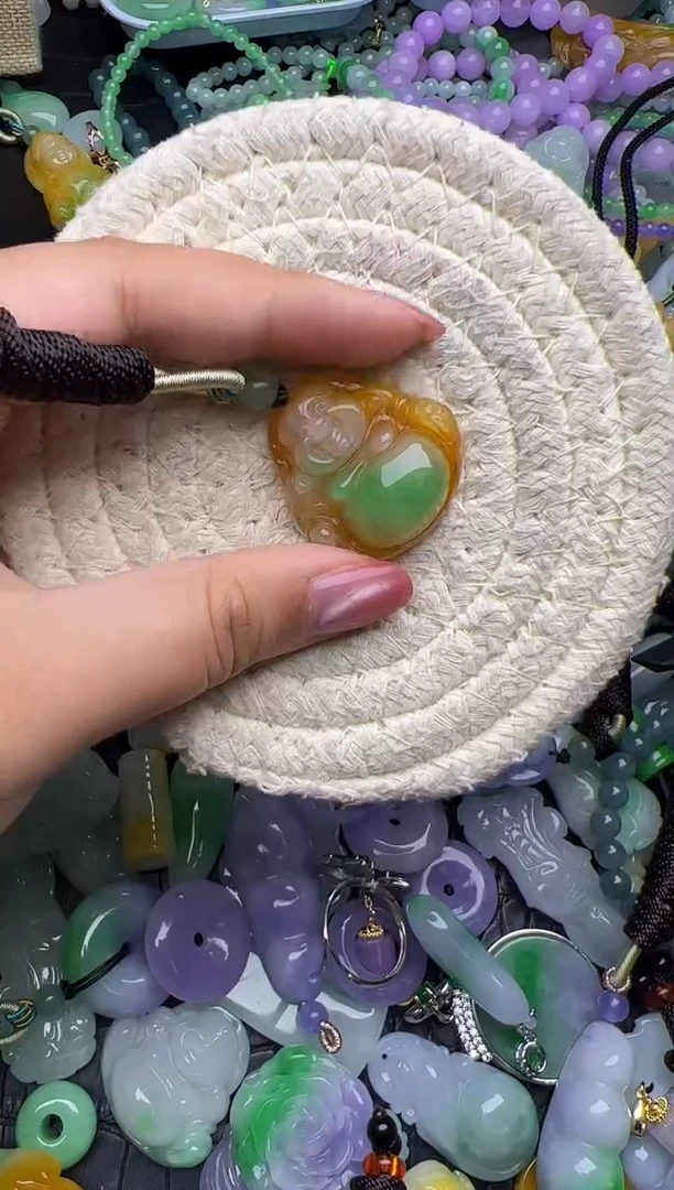 颈饰未镶嵌翡翠天然缅甸翡翠吊坠