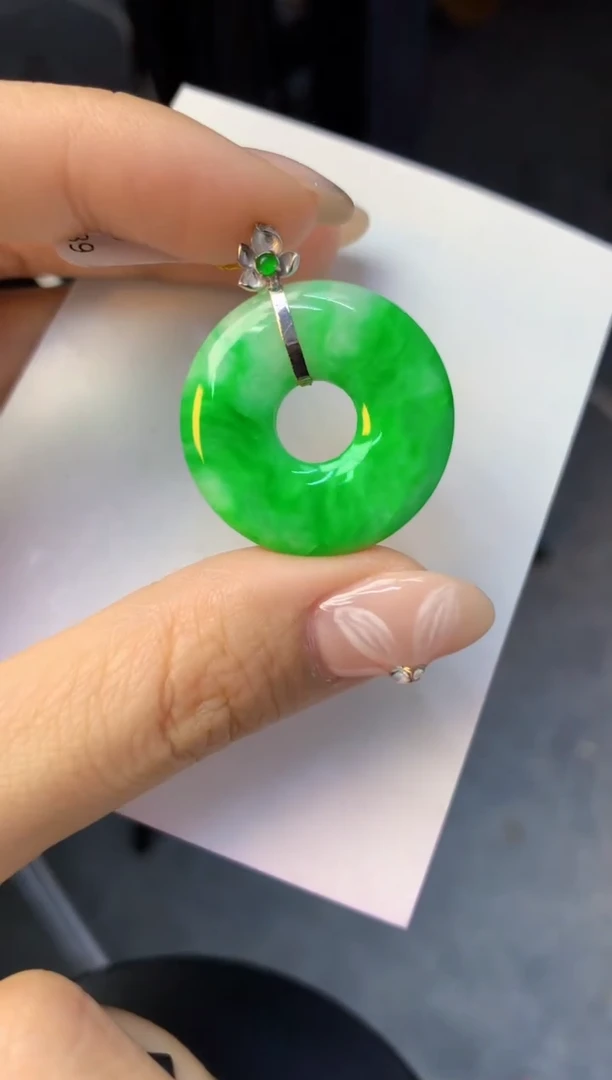 颈饰18K金镶嵌翡翠天然缅甸a货翡翠百元以上9元证书费自理