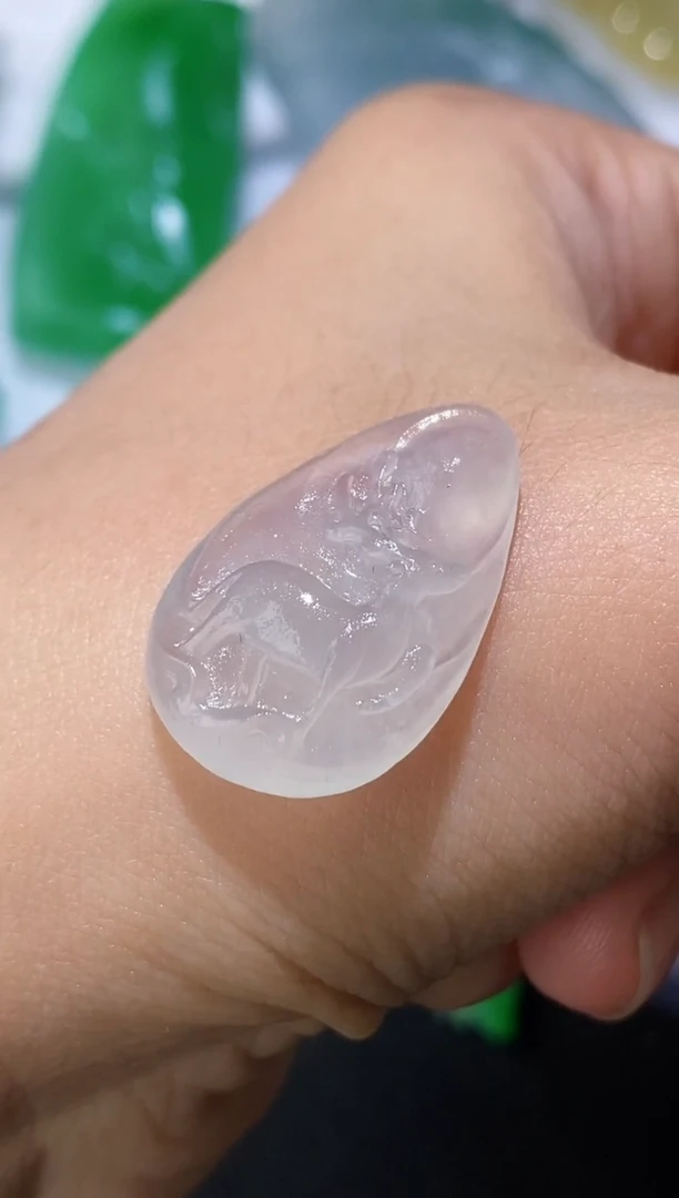 未镶嵌定制翡翠小鹿水滴吊坠