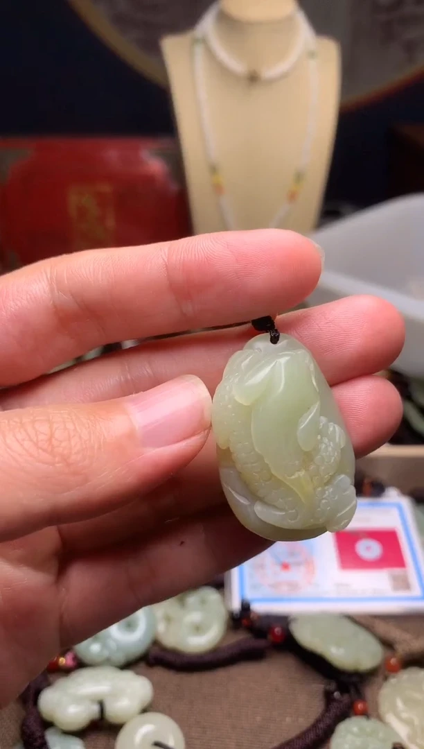 颈饰未镶嵌和田玉新疆料青海料清水和田玉吊坠