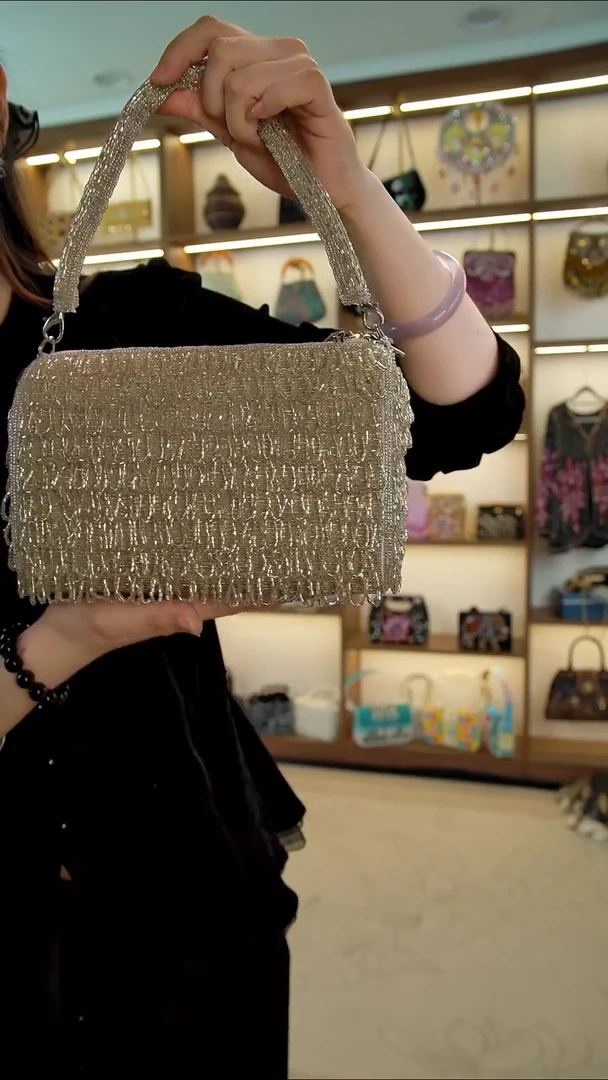 织物27百格汇手工串珠包