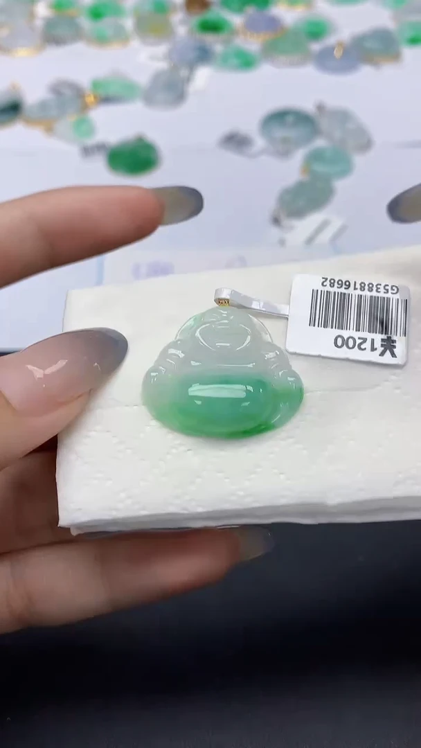 翡翠18K金镶嵌颈饰天然缅甸a货翡翠