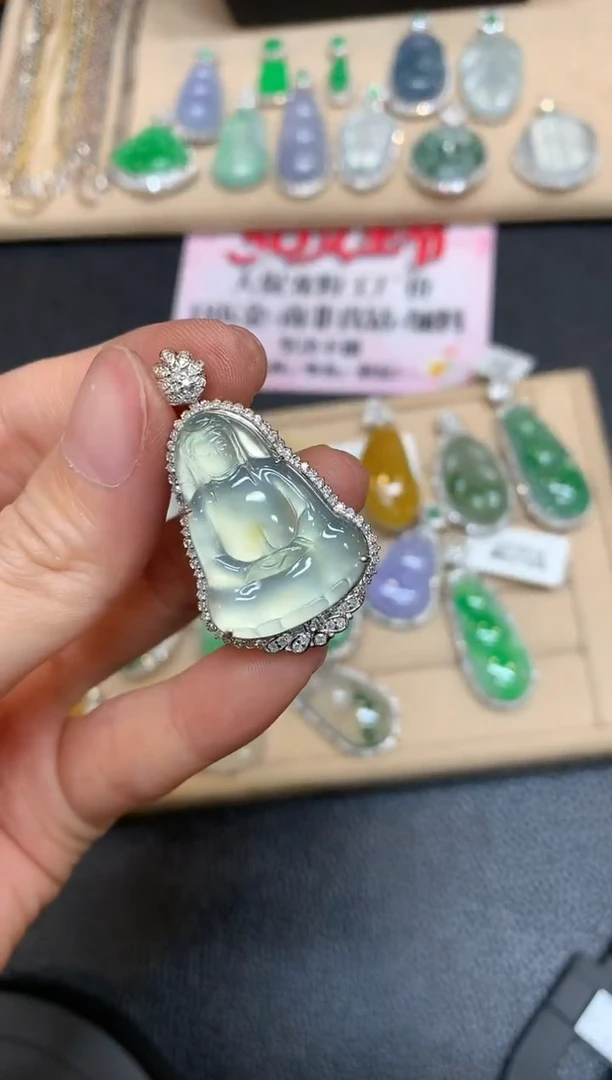 【闪购商品】翡翠颈饰18K金镶嵌观音【无服务费】