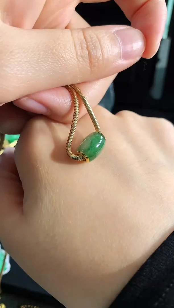 【闪购商品】翡翠吊坠(不含链)18K金镶嵌吊坠