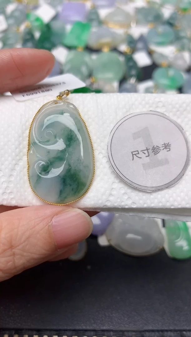 颈饰18K金镶嵌翡翠天然缅甸A货翡翠