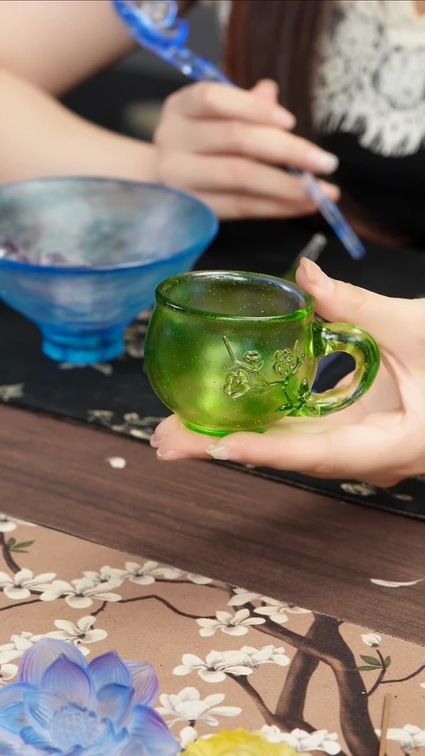 琉璃手工艺品陈绿色梅花雕花侧把主人杯