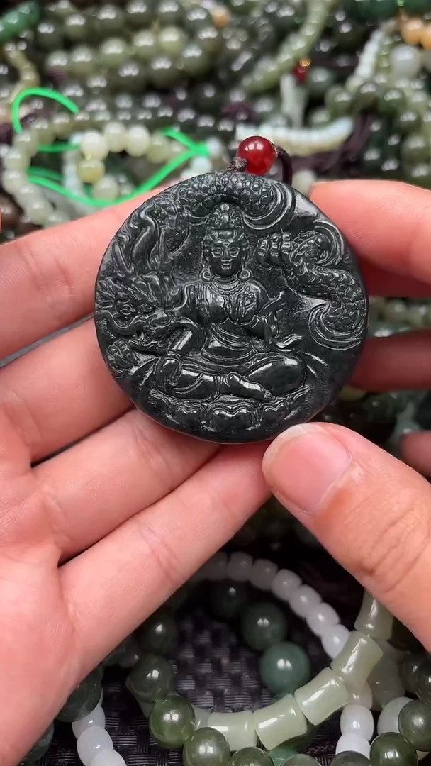 颈饰未镶嵌和田玉1