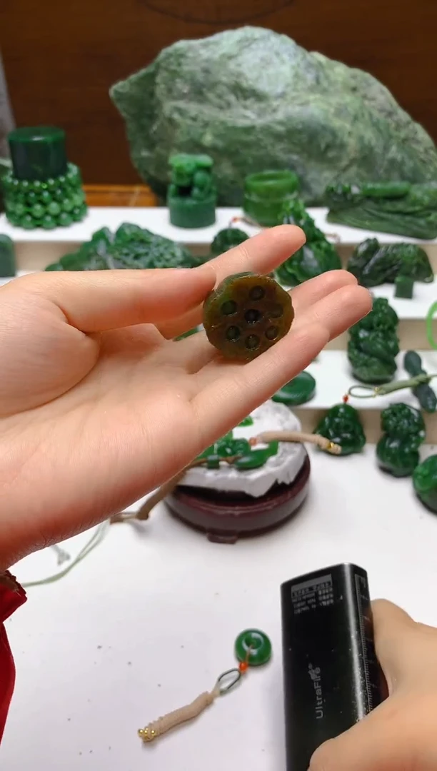 未镶嵌和田玉（碧玉）把件0