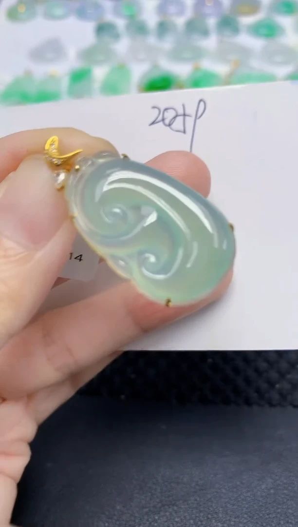 翡翠18K金镶嵌颈饰天然缅甸翡翠A货