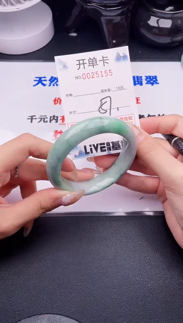 翡翠手镯未镶嵌拍哪个图片就是发哪个55