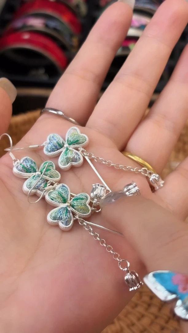 织绣Y****y云织谣绣花饰品75