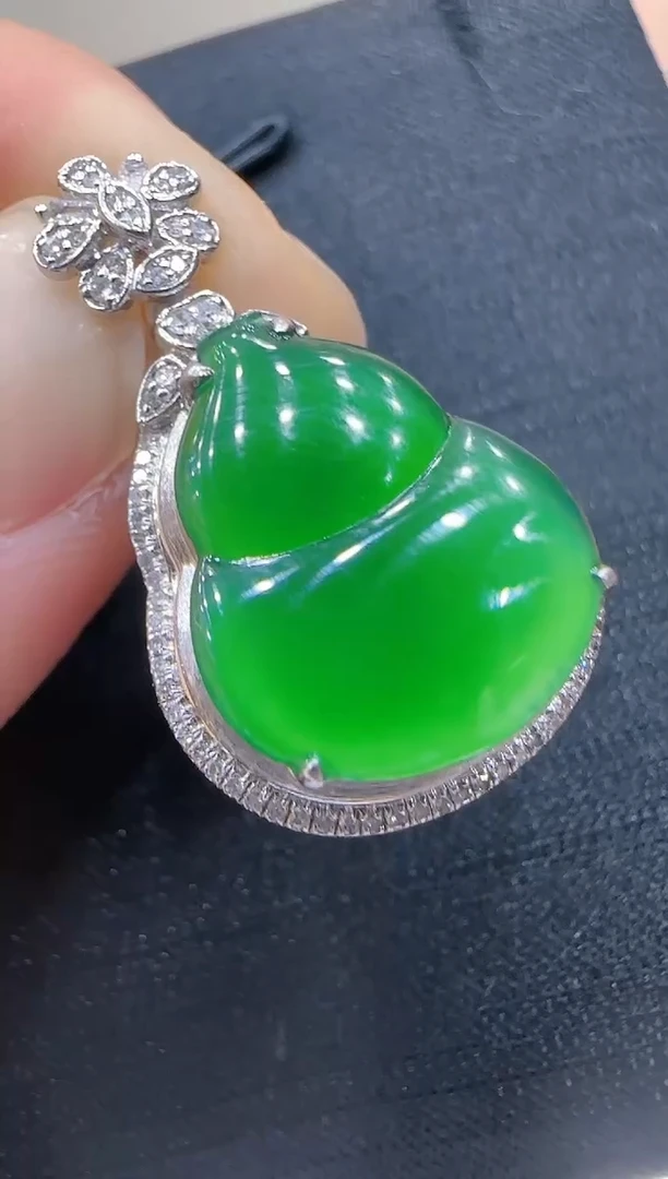 【闪购商品】翡翠吊坠(不含链)18K金镶嵌团购多样性发一件