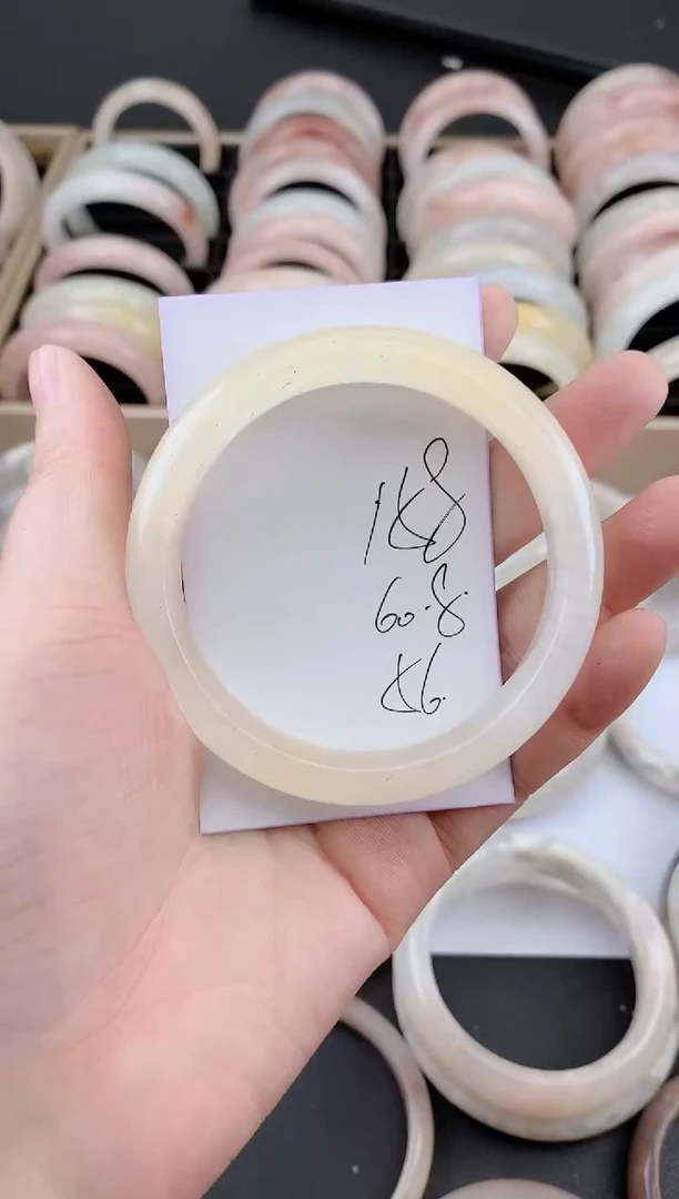 未镶嵌手镯石英质玉158