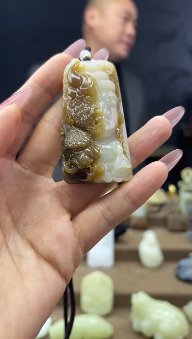 颈饰未镶嵌和田玉1