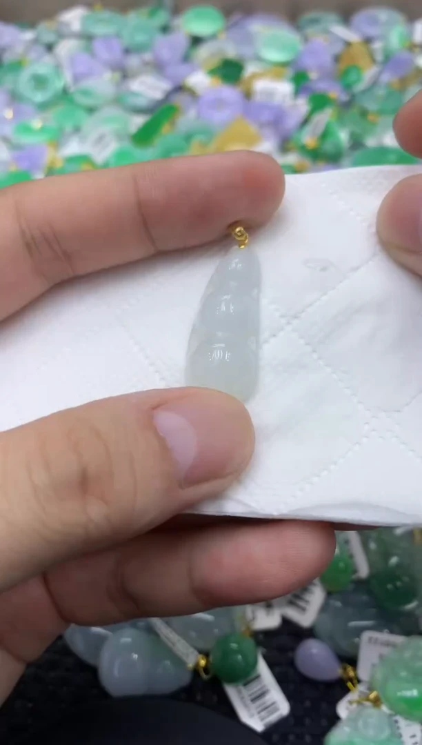 颈饰未镶嵌翡翠天然缅甸翡翠A货