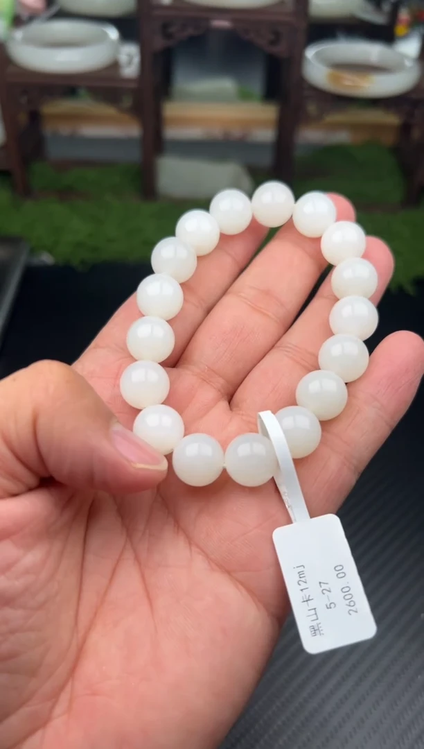 未镶嵌手串和田玉黑山微色差卡12mj