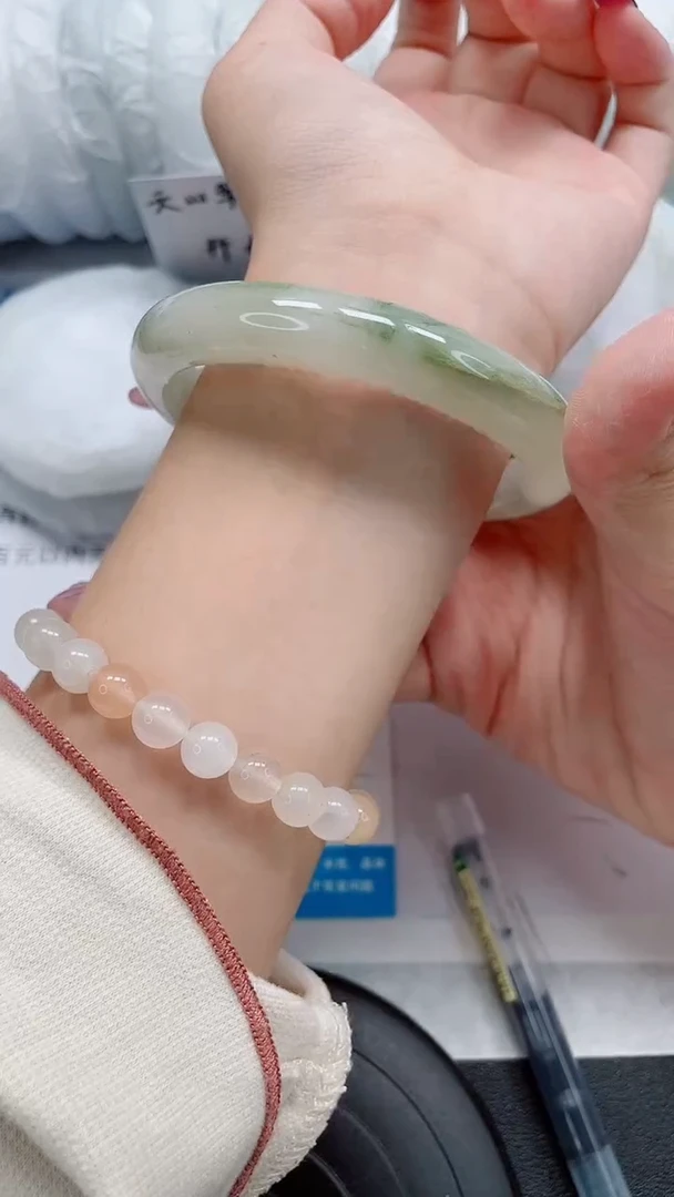 未镶嵌手镯石英质玉127-62/63