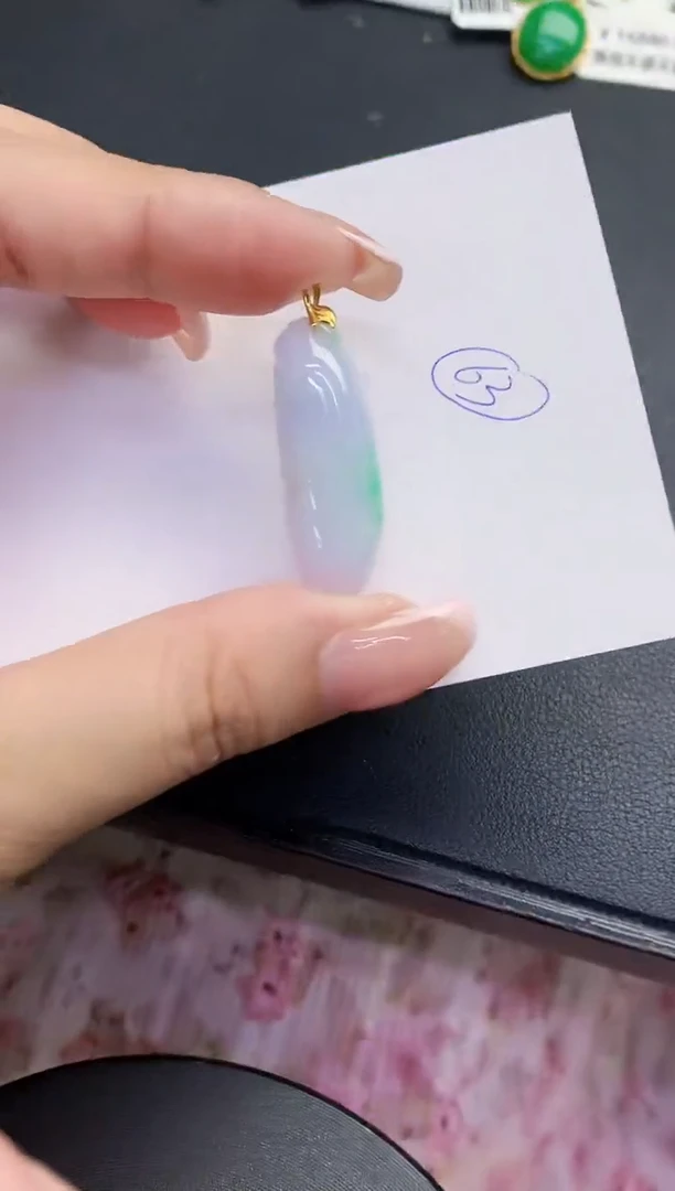 翡翠18K金镶嵌颈饰缅甸天然翡翠A货