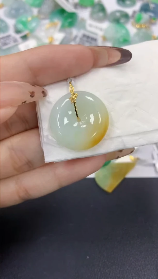 颈饰18K金镶嵌翡翠a货假一赔三支持复检百元上9元证书费自理